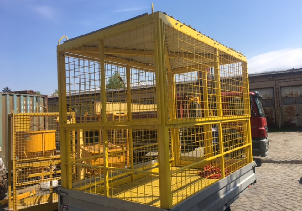 CRANE CAGE FOR