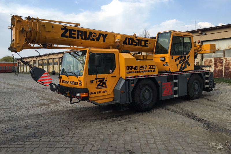 LIEBHERR LTM 1030/2  LIEBHERR LTM 1030/2
